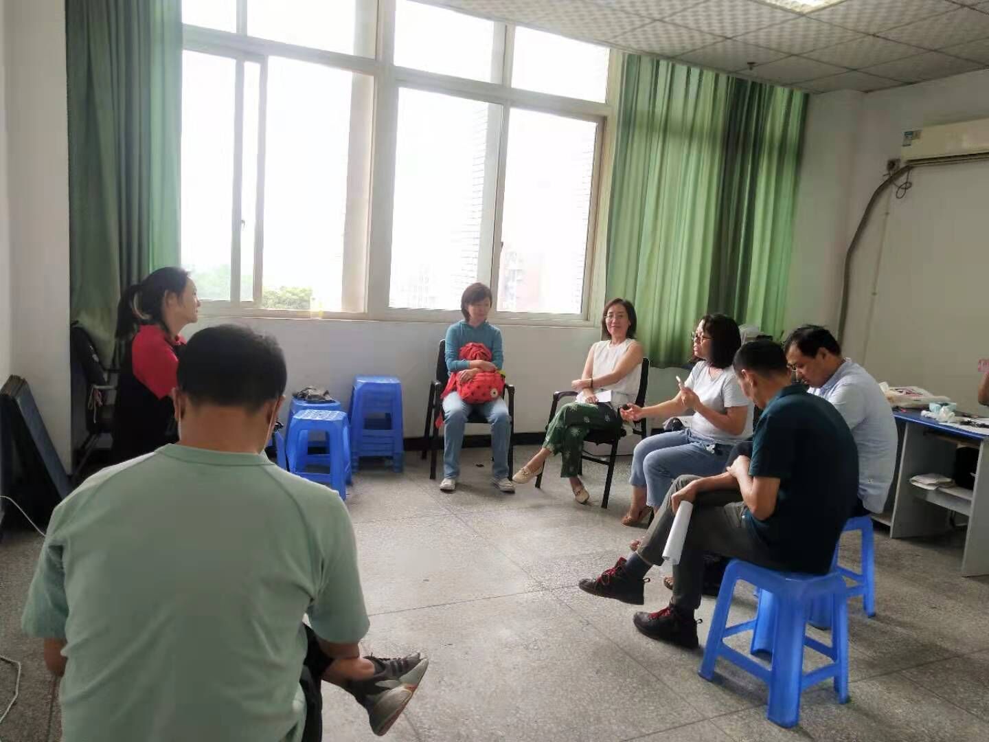 会议照片二支部.jpg 会议照片二支部.jpg