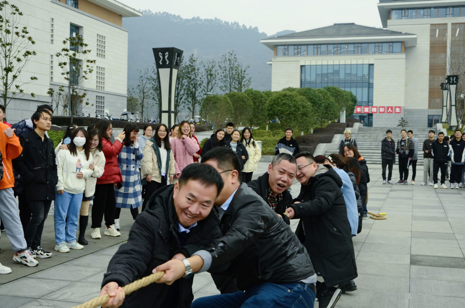 拔河比赛12.15三办.jpg