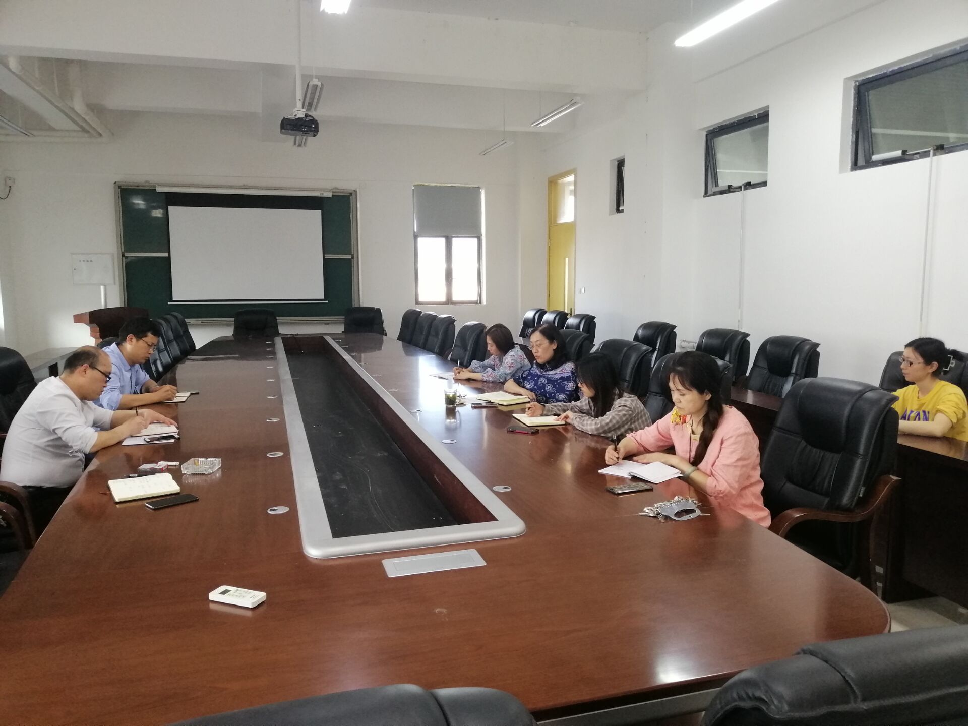 学工例会1.jpg 学工例会1.jpg